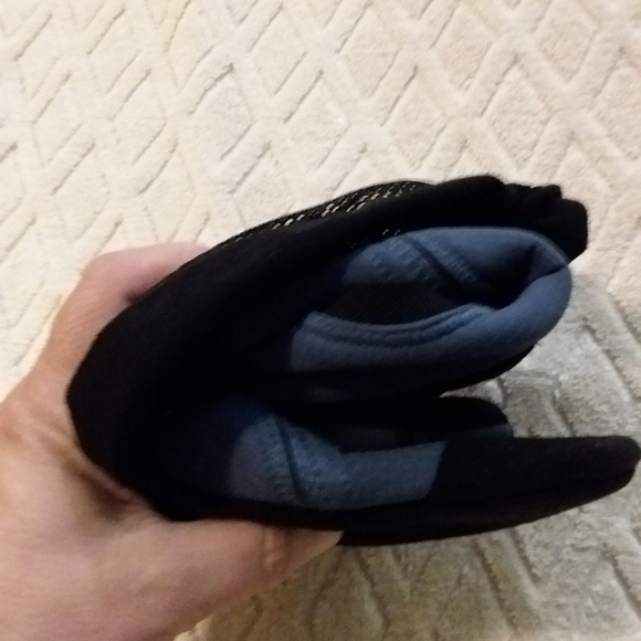 ⬇️Acorn foldable slippers with bag-NWOT - Picture 4 of 5